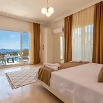 Marine Luxury Villa *